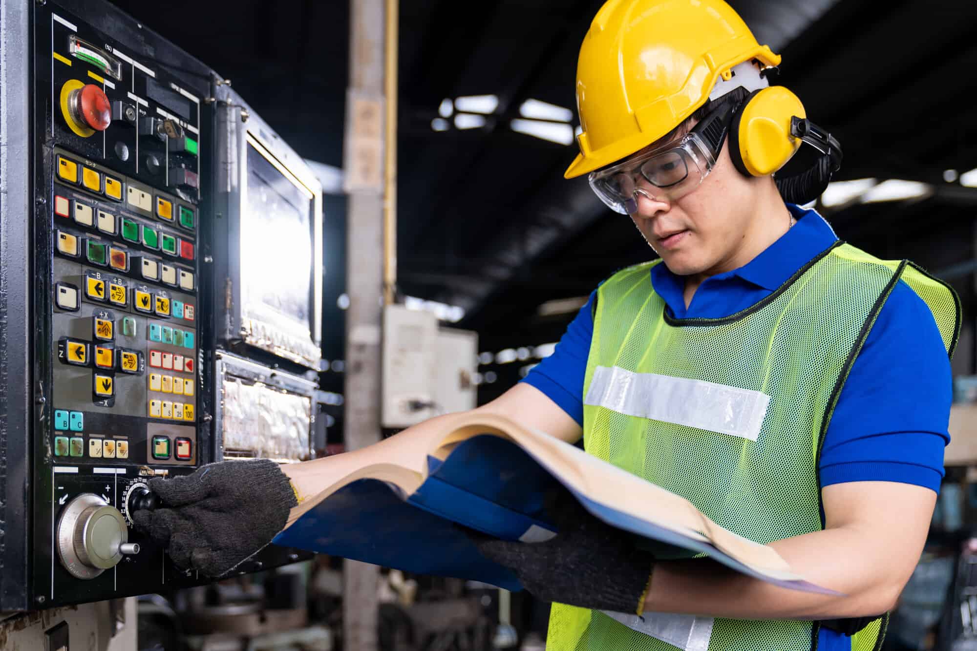 Asian,Engineer,Male,Worker,Maintaining,Electronics,Of,Machine,At,The